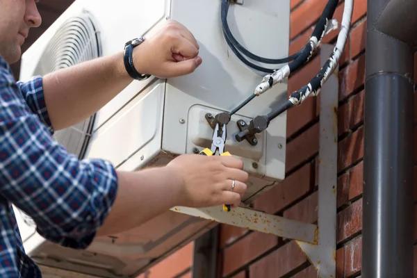 Experienced AC Repair Technicians Serving Savannah